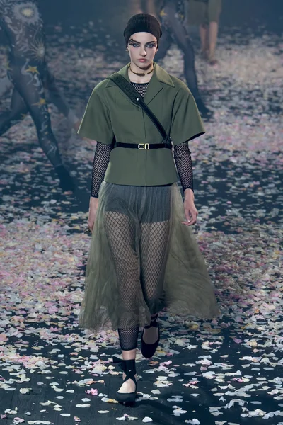 Look 35